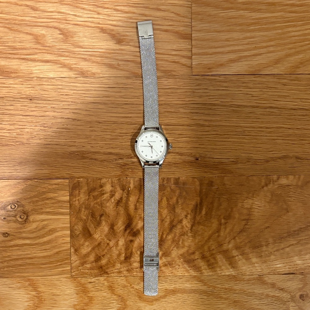 Victorinox Alliance XS (28mm) Stainless Steel  Mesh Bracelet - needs battery